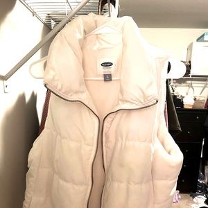 Old navy white puffer vest